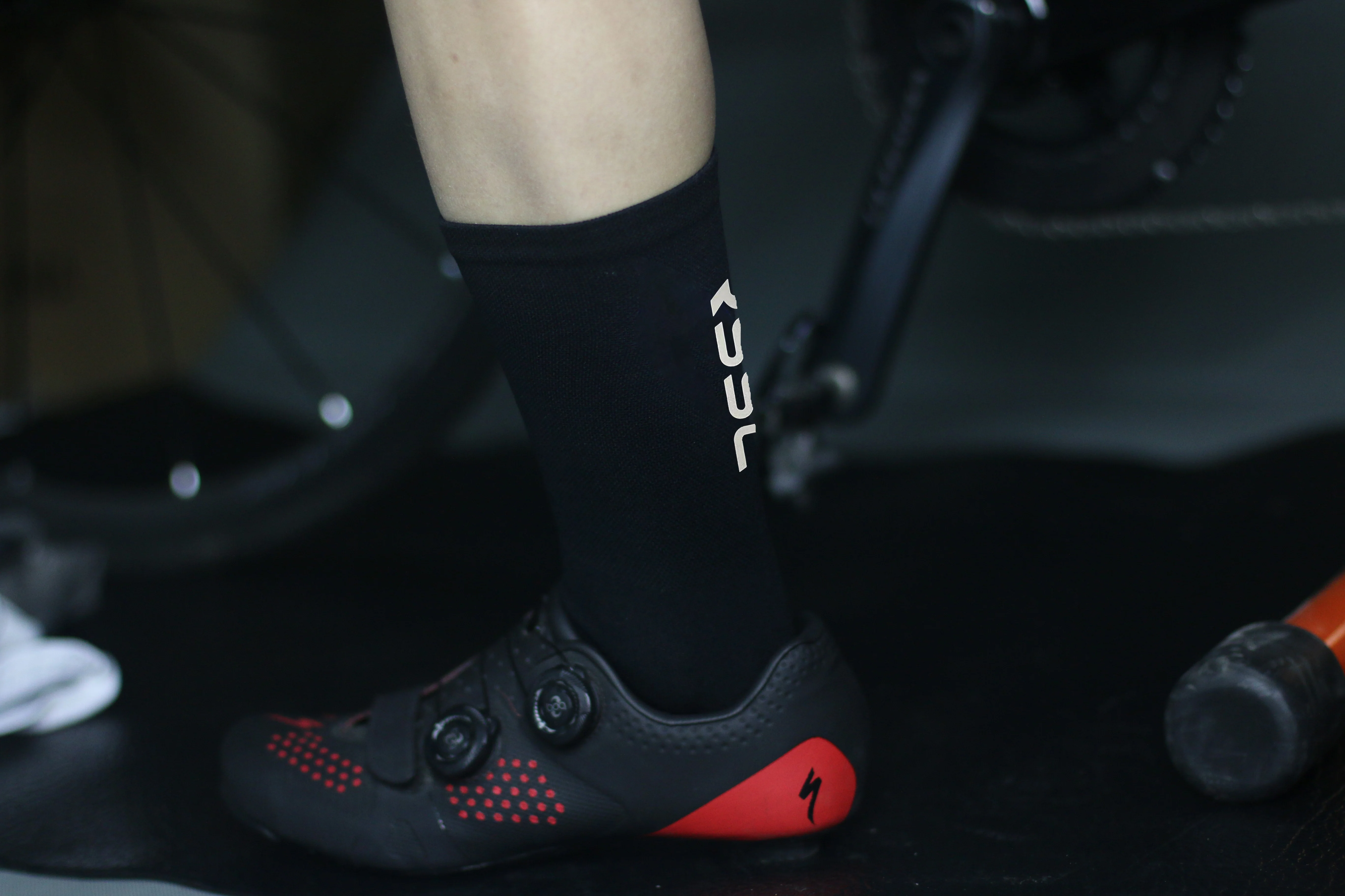 Reflective Unisex Breathable Cycling Socks - Image 5